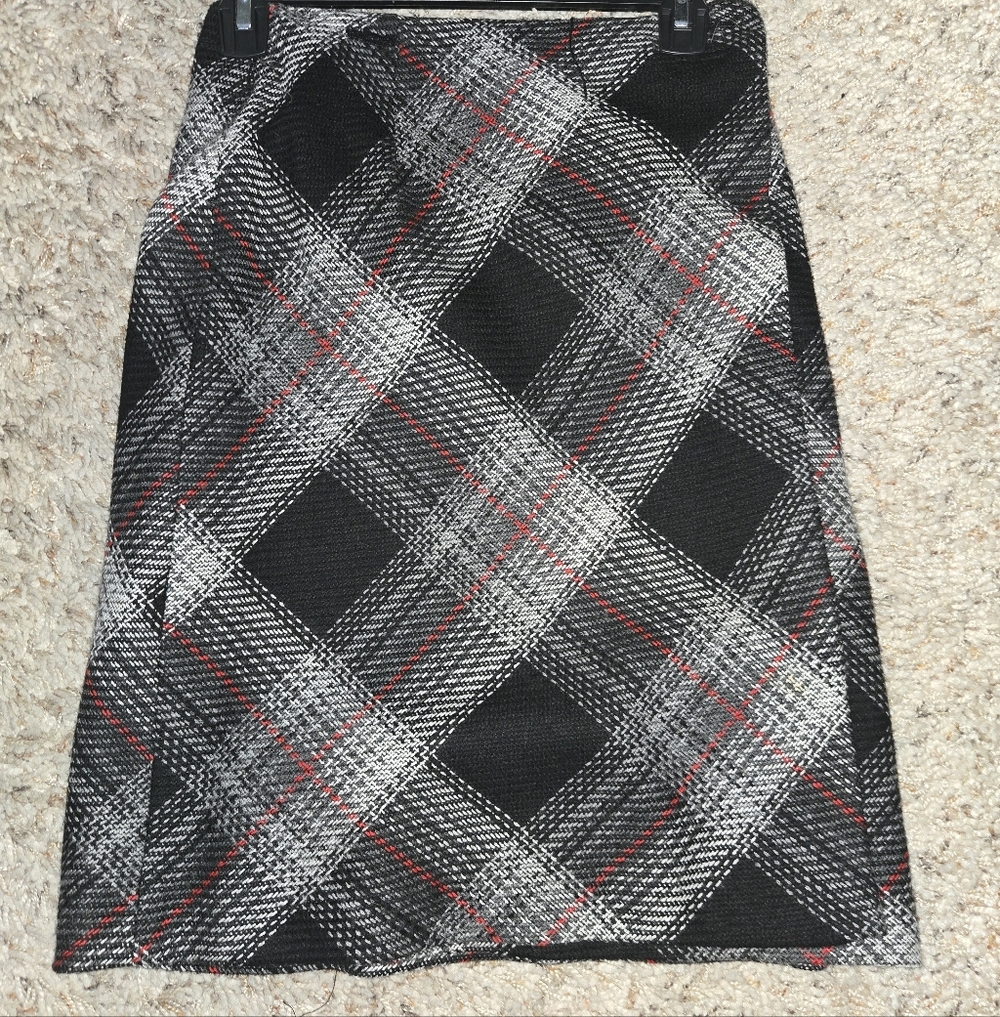 Valerie Stevens Black and Gray Plaid Pencil Skirt